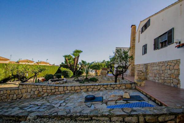 Casa independiente en calle Quevedo
