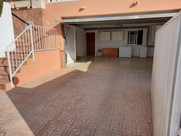 Casa independiente en calle Cormorà