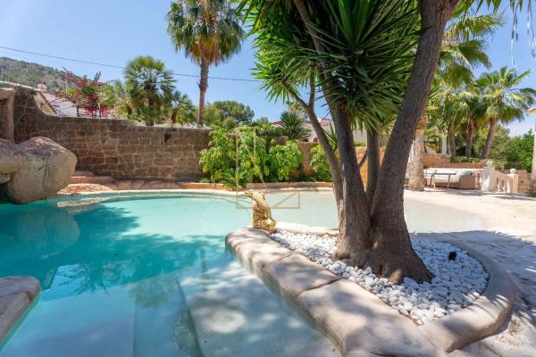 Casa independiente en calle Cormorà