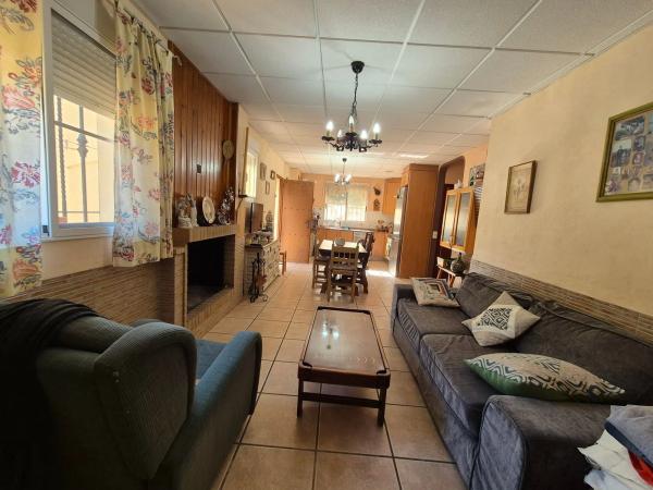 Casa independiente en calle Pegàs