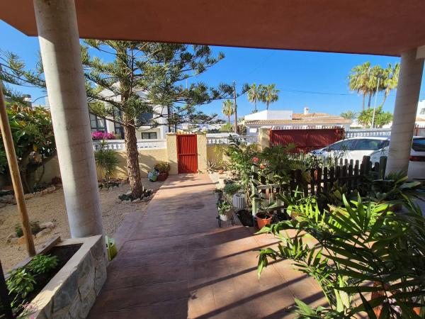 Casa independiente en calle Pegàs