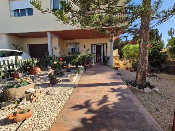 Casa independiente en calle Pegàs