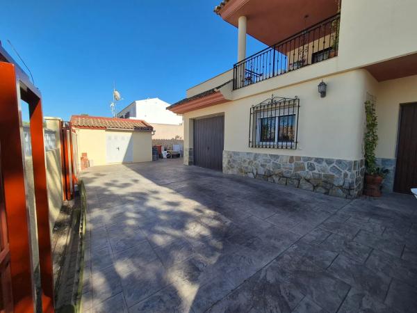 Casa independiente en calle Pegàs