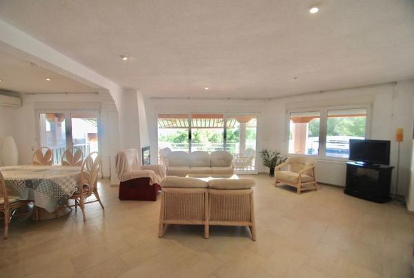 Casa independiente en calle Montseny