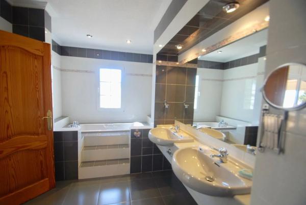 Casa independiente en calle Montseny