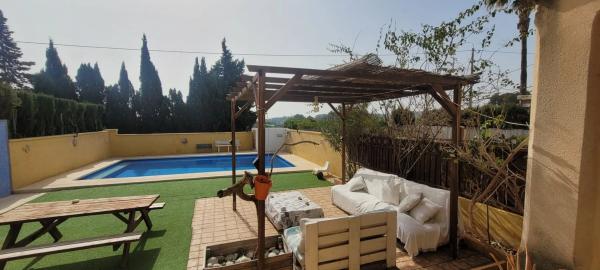 Casa independiente en avenida del Captivador