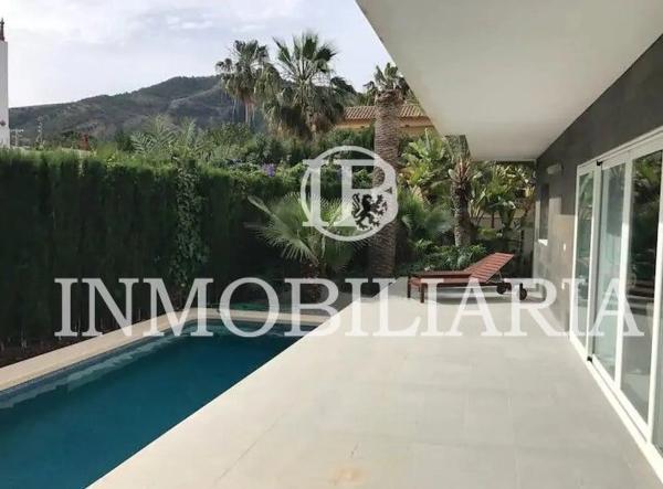 Casa independiente en calle Els Ares