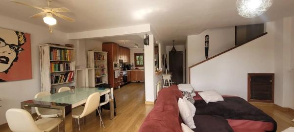 Casa independiente en avenida del Captivador