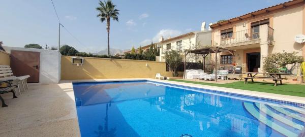 Casa independiente en avenida del Captivador