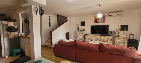 Casa independiente en avenida del Captivador