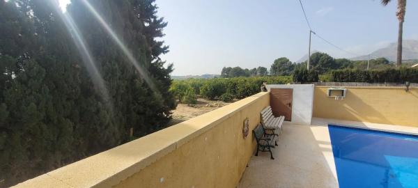 Casa independiente en avenida del Captivador