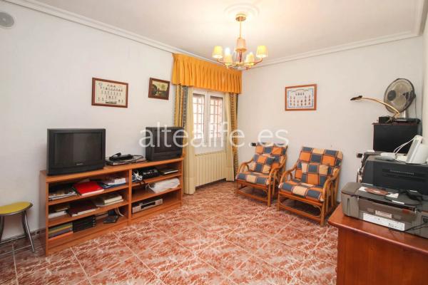 Casa independiente en calle Eurin