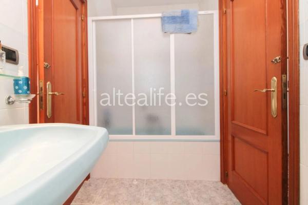 Casa independiente en calle Eurin