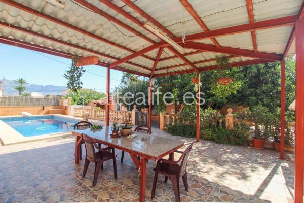 Casa independiente en calle Eurin