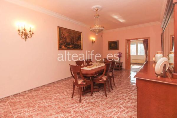 Casa independiente en calle Eurin