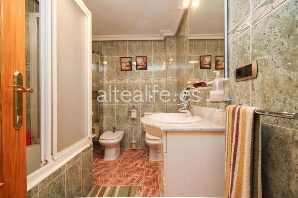 Casa independiente en calle Eurin