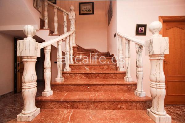 Casa independiente en calle Eurin