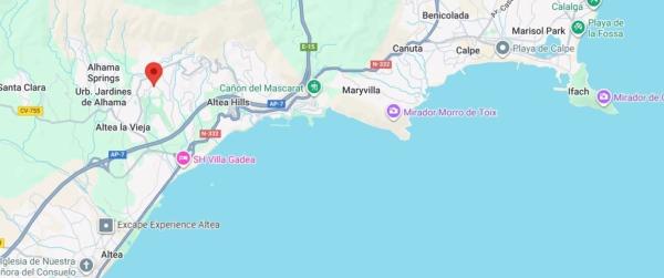 Casa independiente en calle Petunia