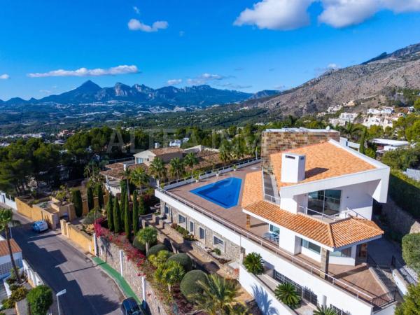 Casa independiente en avenida Principal, 60