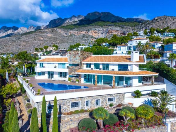 Casa independiente en avenida Principal, 60