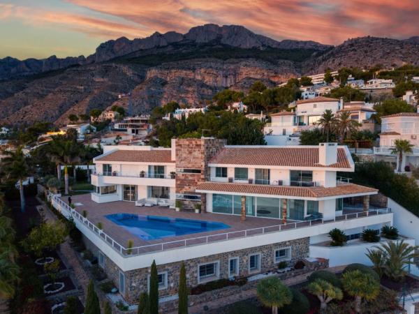 Casa independiente en avenida Principal, 60