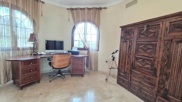 Casa independiente en calle l'Aitana