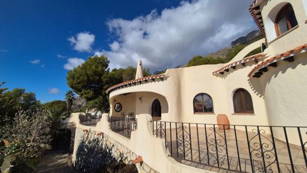 Casa independiente en calle l'Aitana
