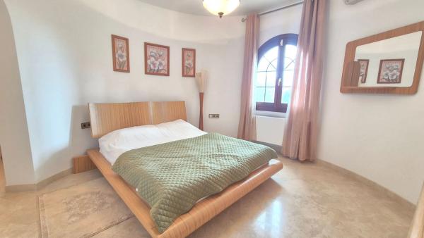 Casa independiente en calle l'Aitana