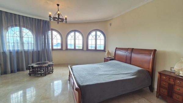 Casa independiente en calle l'Aitana