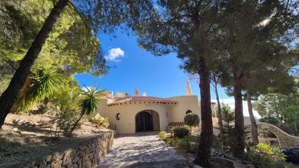 Casa independiente en calle l'Aitana