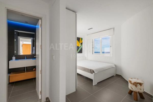 Casa independiente en calle Sondeo-s.a. II, 18