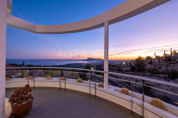 Casa independiente en calle Sondeo-s.a. II, 18