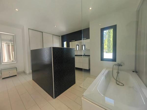 Casa independiente en calle Gran Bretaña