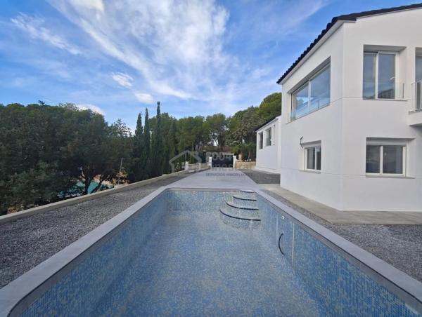 Casa independiente en calle l'Aitana