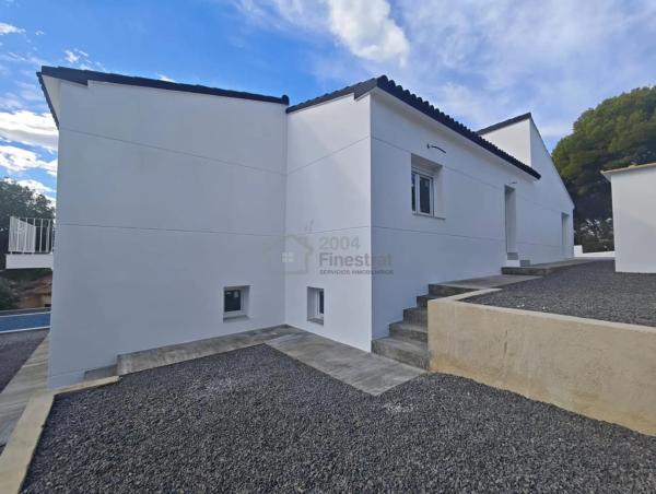 Casa independiente en calle l'Aitana