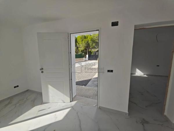 Casa independiente en calle l'Aitana