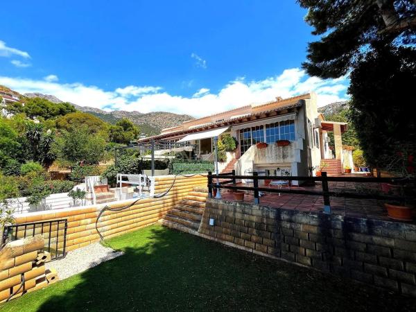 Chalet adosado en calle Austria