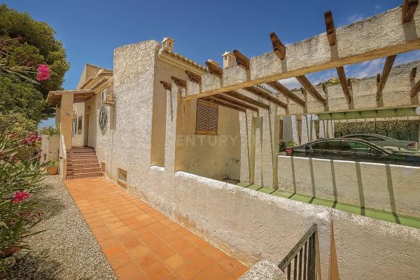 Chalet adosado en calle Austria