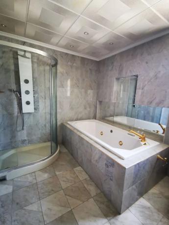 Casa independiente en calle Hawai