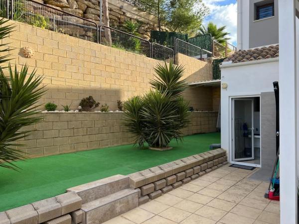 Casa independiente en avenida de París