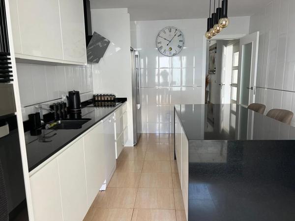 Casa independiente en avenida de París