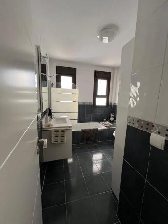 Casa independiente en avenida de París