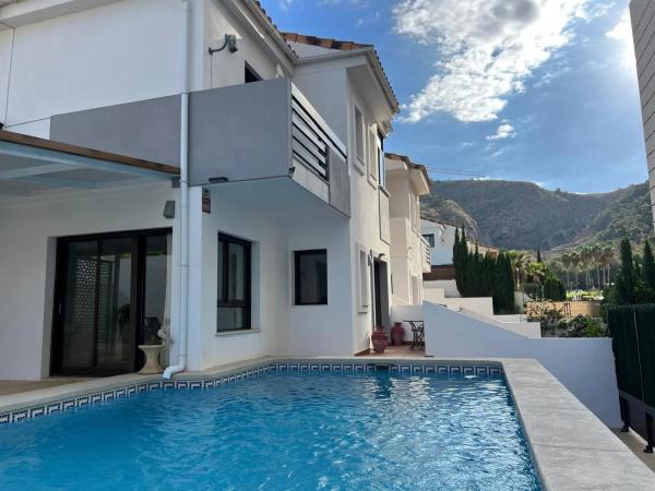 Casa independiente en avenida de París