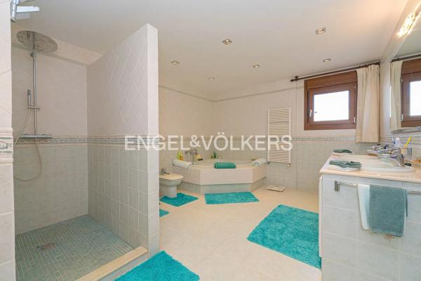 Casa independiente en avenida Doctor Severo Ochoa, 24