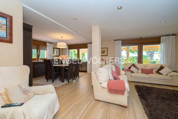 Casa independiente en avenida Doctor Severo Ochoa, 24