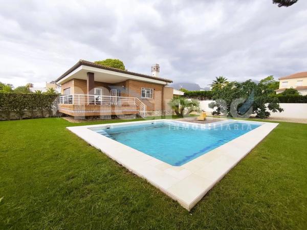 Casa independiente en calle Sorolla s/n