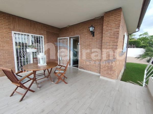 Casa independiente en calle Sorolla s/n