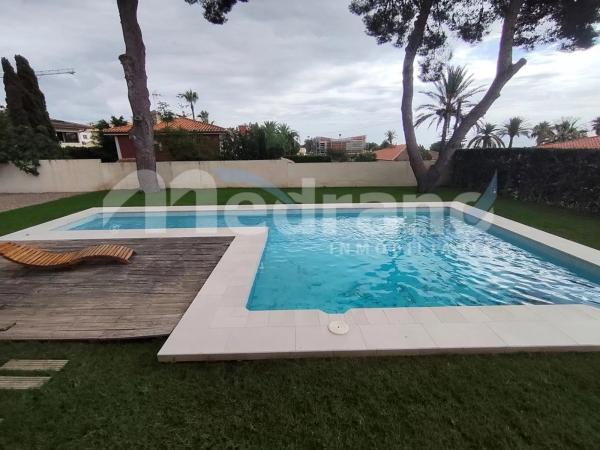 Casa independiente en calle Sorolla s/n