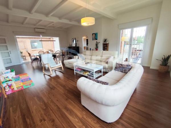 Casa independiente en calle Sorolla s/n