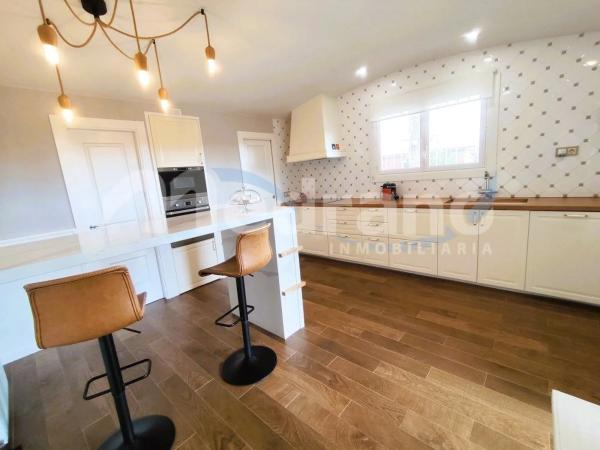 Casa independiente en calle Sorolla s/n